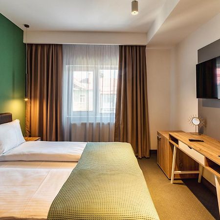 Saga Rooms Victoria  Eksteriør billede