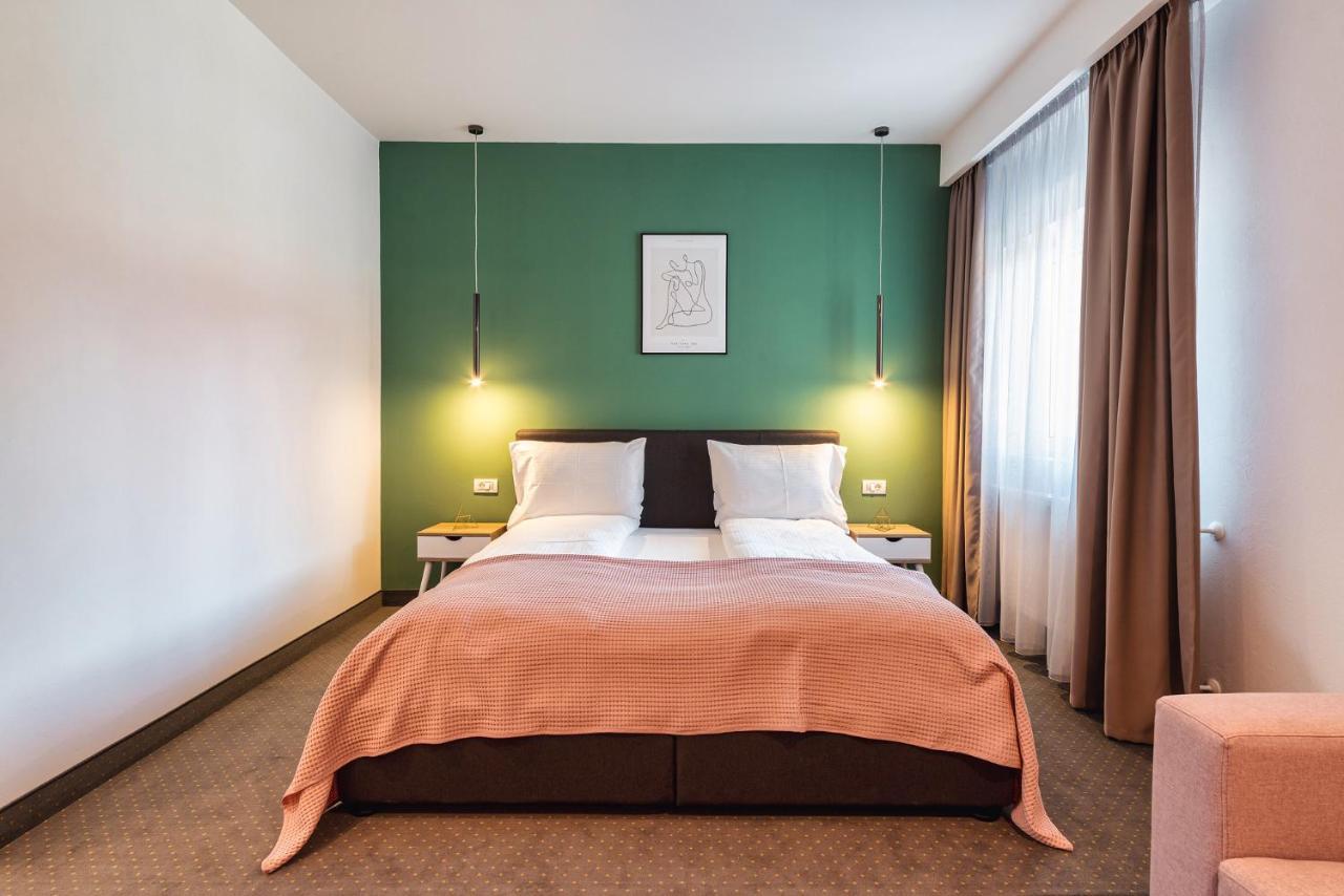 Saga Rooms Victoria  Eksteriør billede