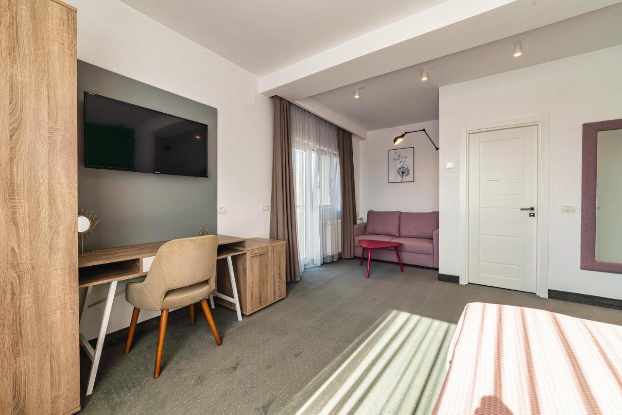 Saga Rooms Victoria  Eksteriør billede
