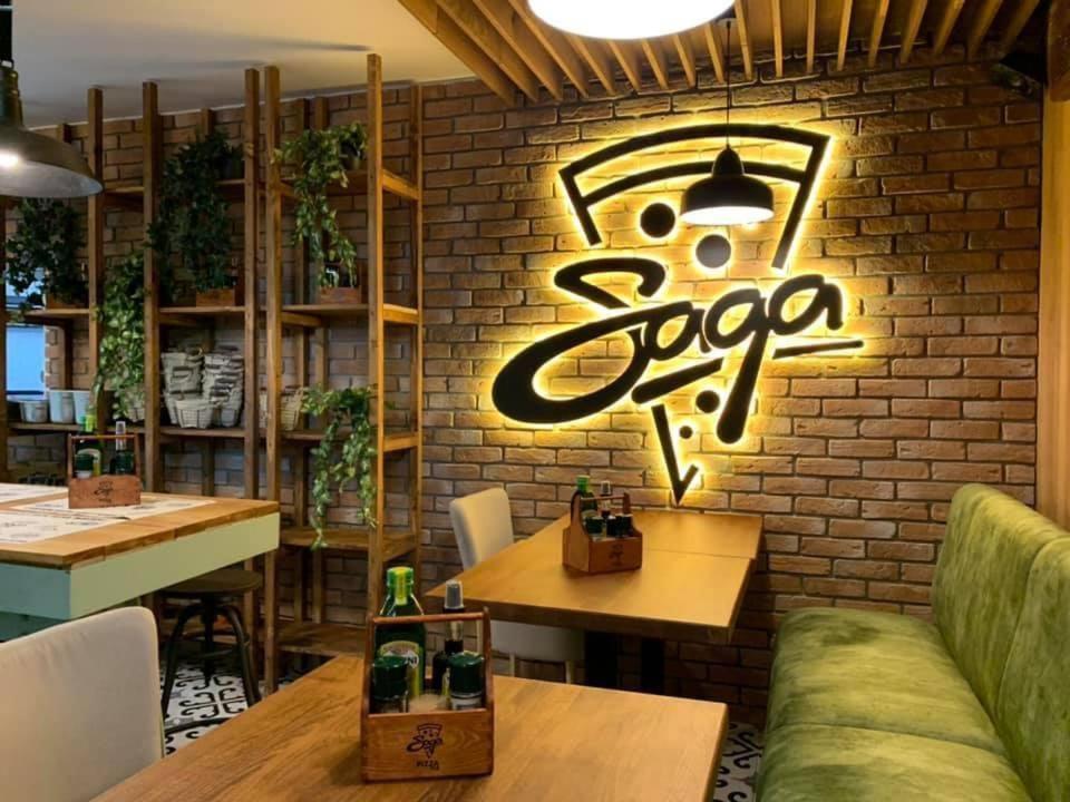Saga Rooms Victoria  Eksteriør billede